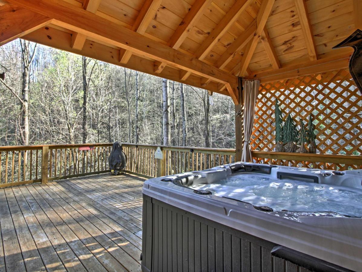 Tree Top Dream Cabin With Hot Tub In Gatlinburg! Villa Eksteriør billede